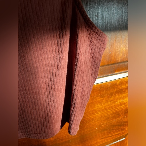 crop top - Picture 2 of 4